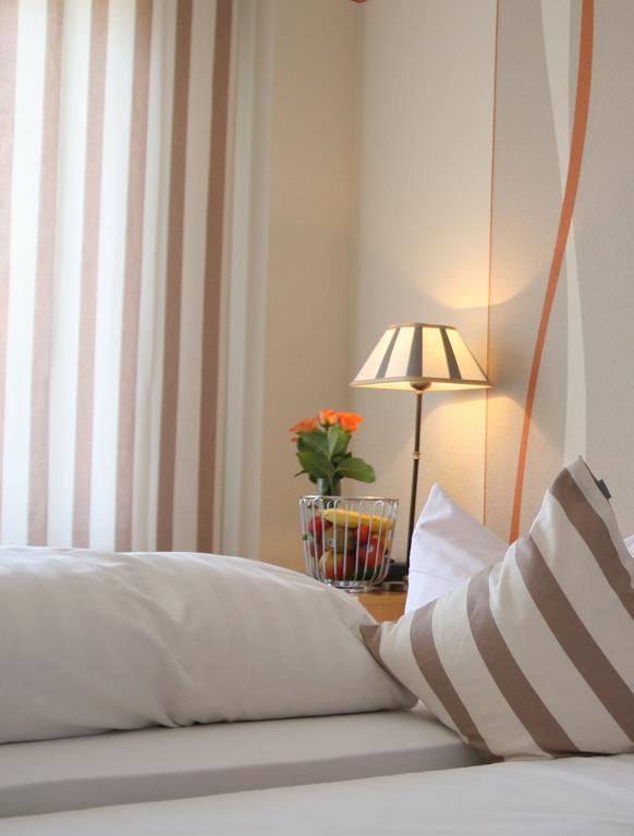 Hotel Gasthof Roessle Stetten am Kalten Markt Bagian luar foto