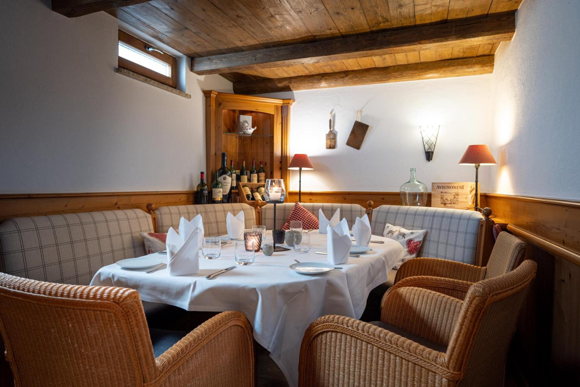 Hotel Gasthof Roessle Stetten am Kalten Markt Bagian luar foto