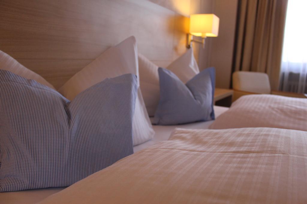 Hotel Gasthof Roessle Stetten am Kalten Markt Bagian luar foto